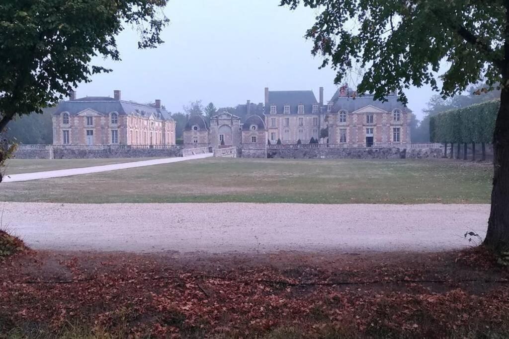 F2 Au Pied Du Chateau Et A 15Min De Center Parc Ла-Ферте-Сент-Обен Экстерьер фото